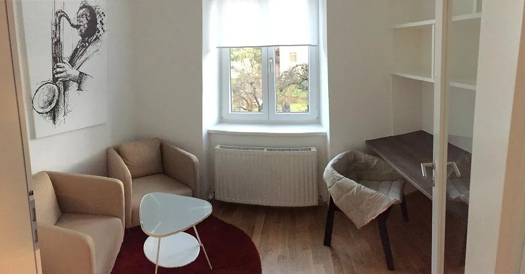 Innsbruck Saggen Large Flat 0*,  Austria